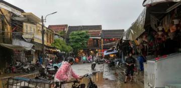 Death toll from central Vietnam flooding climbs to 90 