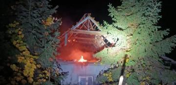 Russia launches drone and artillery strikes on Ukraine’s Dnipropetrovsk region 