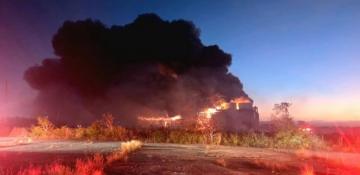 Massive fire erupts at decommissioned power plant in Texas