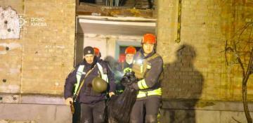 Russian strike hits Kyiv, one dead 