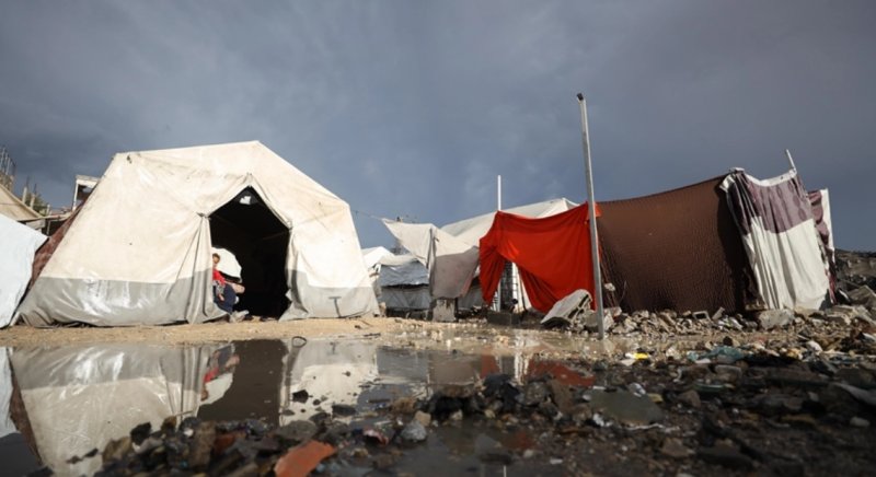 Severe storm threatens Gaza’s fragile tents, putting hundreds of thousands at risk