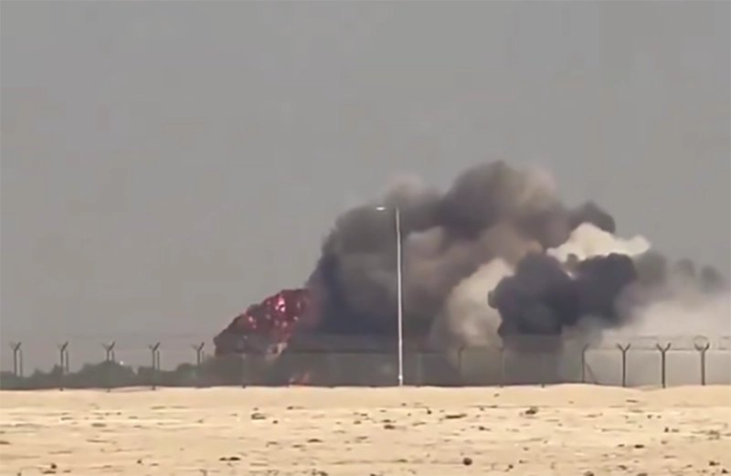 Plane crashes during demonstration at 19th Dubai Air Show -  VIDEO 