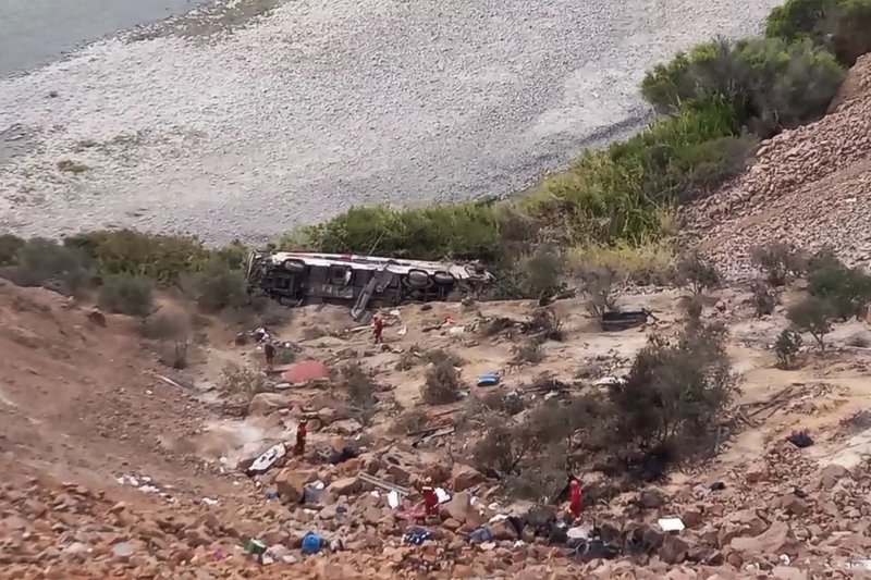 At least 37 killed in bus crash in Peru - PHOTO