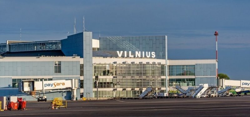 Vilnius Airport halts flights after balloon alerts 