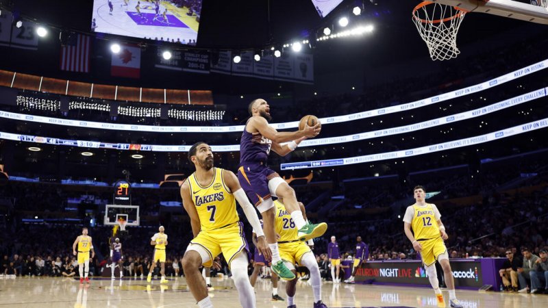 Suns top Lakers despite Booker injury; Mavs shock Nuggets