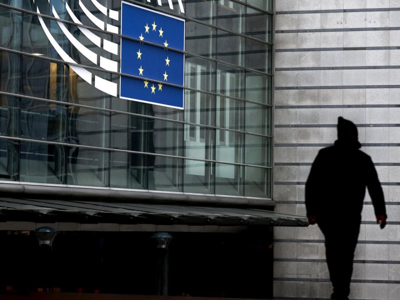 Belgian police raid EU diplomatic service in fraud probe 