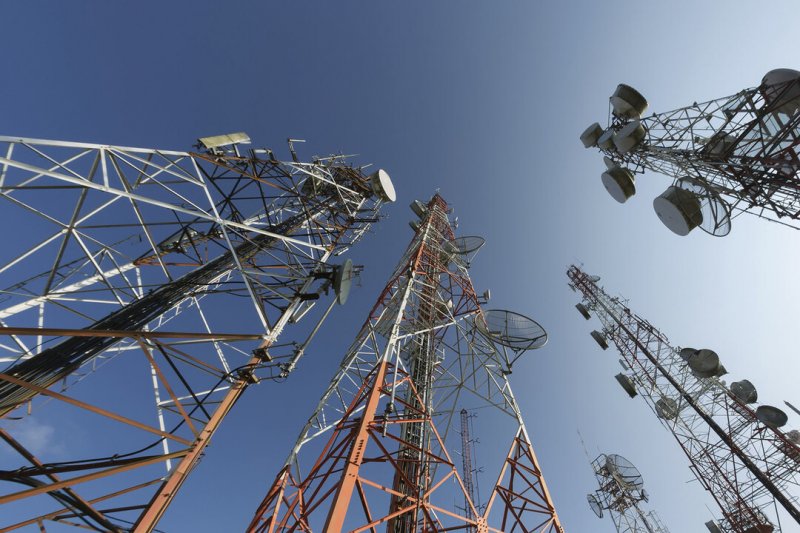 Nigeria to expand digital reach with 4,000 telecom towers