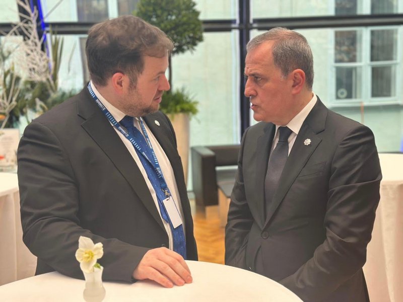 Azerbaijan, UK discuss strengthening strategic ties