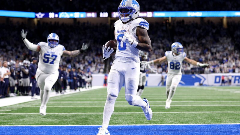 Gibbs scores 3 TDs as Lions beat Cowboys 44-30