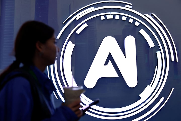 SK Chief: AI stocks may correct, industry not in bubble 