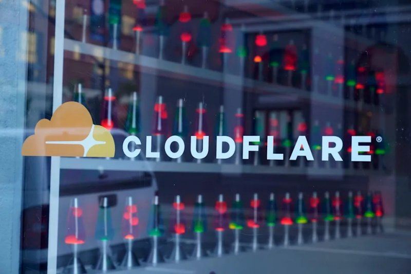 Cloudflare outage disrupts major websites 