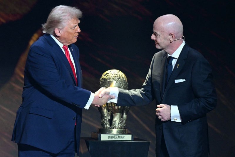 Trump receives new FIFA peace prize