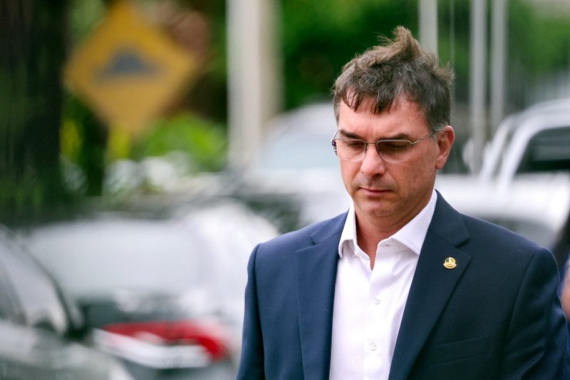 Bolsonaro backs eldest son’s presidential bid for next year
