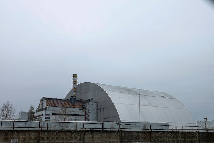 UN: Chornobyl shield damaged by drone strike 