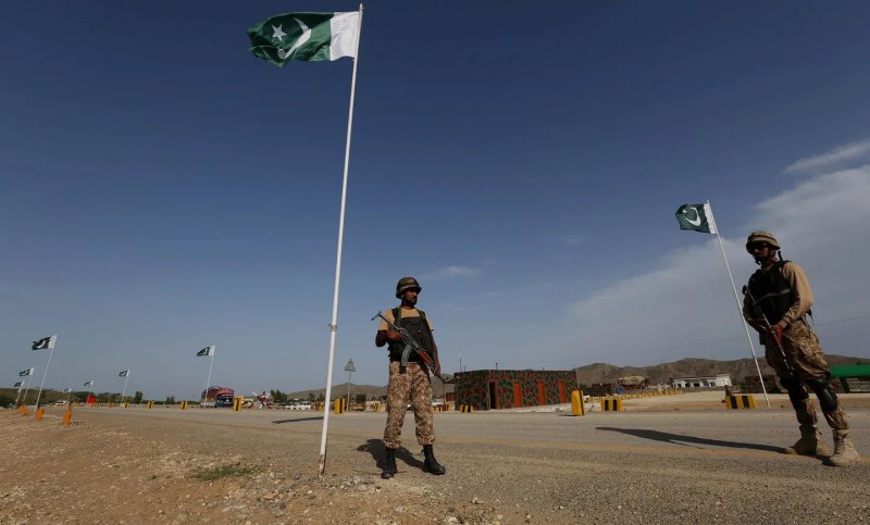 Pakistan, Afghanistan echange fire after talks fail