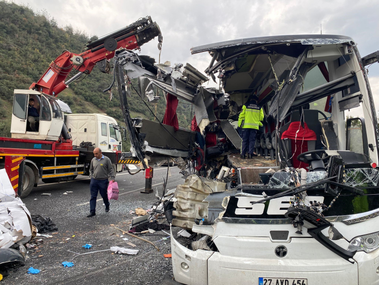 Türkiye bus crash leaves 7 dead, 11 injured 