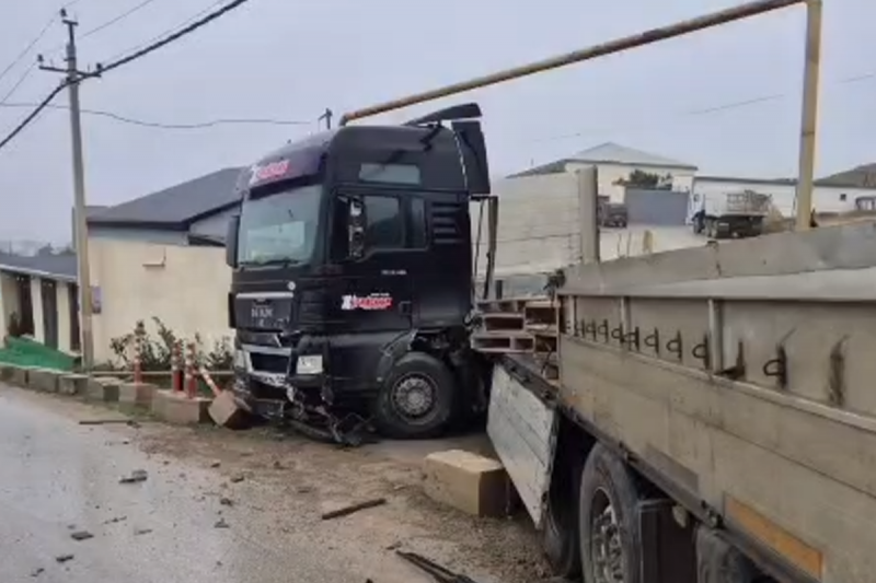 Three killed in Absheron crash 