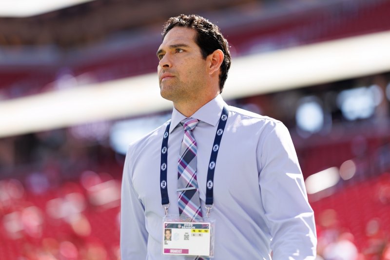 Mark Sanchez shares gratitude amid battery charges 
