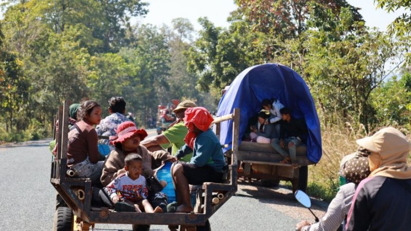Over 54,000 Cambodians flee homes amid border clashes with Thailand
