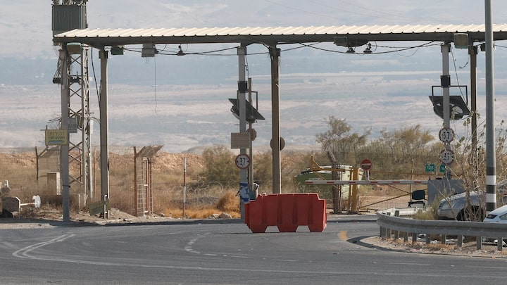 Israel to reopen Jordan border for aid, goods 