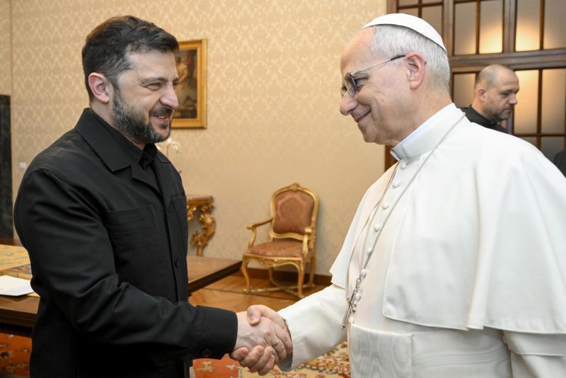 Pope Leo meets Volodymyr Zelensky in Castel Gandolfo