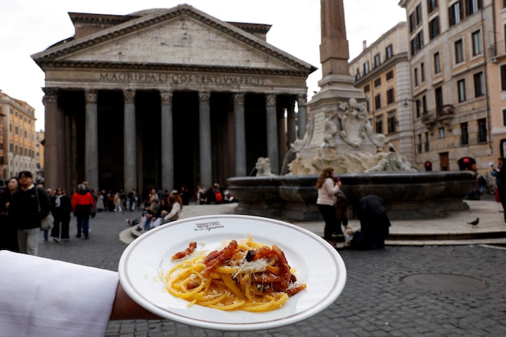 UNESCO honors Italian cuisine, sparks tourism hopes 