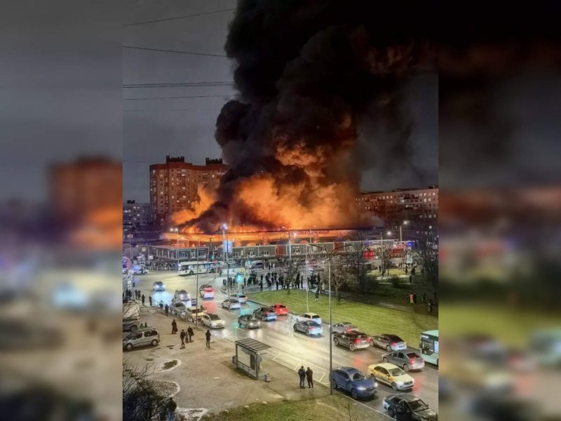 Man dies in market building fire in St. Petersburg
