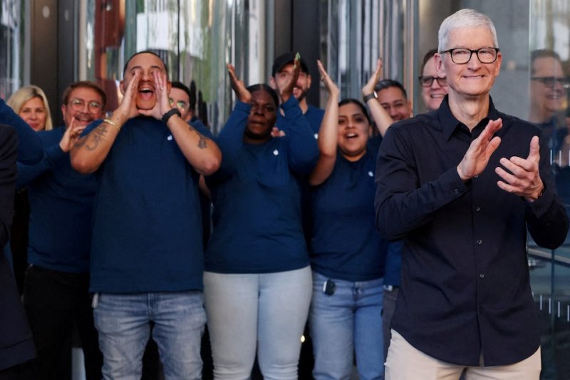 Apple CEO raises privacy concerns over child safety bill