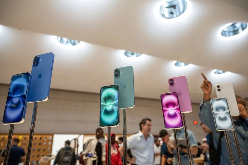 Vietnam’s phone exports to US fall to five-year low