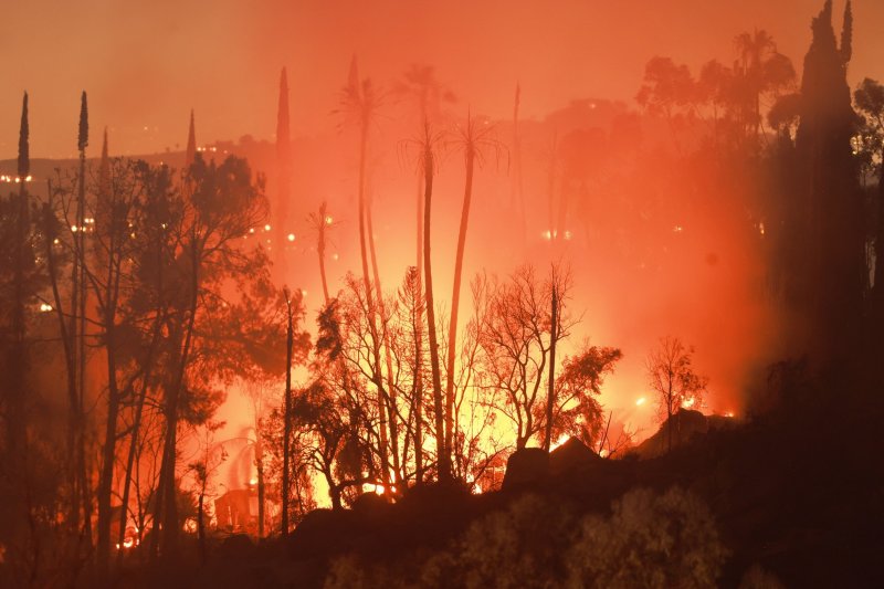 Wildfire breaks out in Riverside County, California
