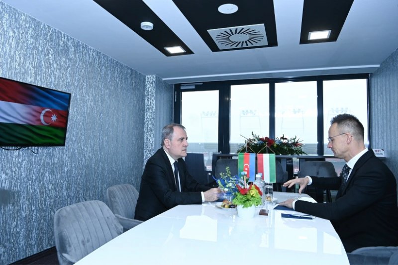 Bayramov-Szijjarto hold one-on-one talks in Budapest