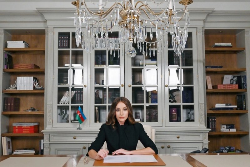 First VP Mehriban Aliyeva honors memory of National Leader Heydar Aliyev -  PHOTO 