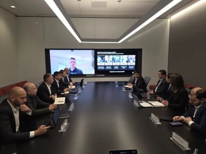 Azerbaijan, US firm talk long-term ties