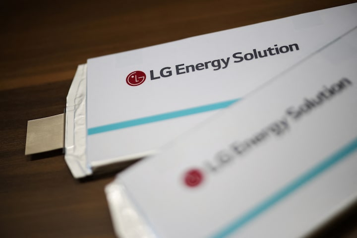 LG Energy shares slide 6% as Ford scales back EV plans 