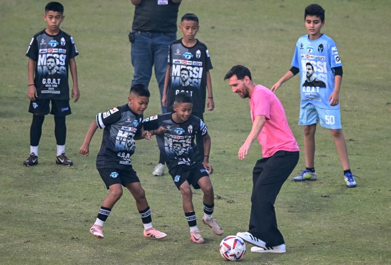 Messi wows fans in New Delhi, ends India GOAT Tour 