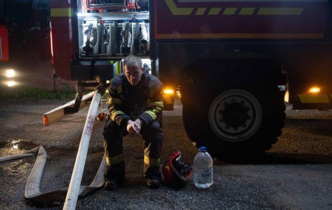 Drone attacks hit Ukrainian cities, causing power outages, fires 