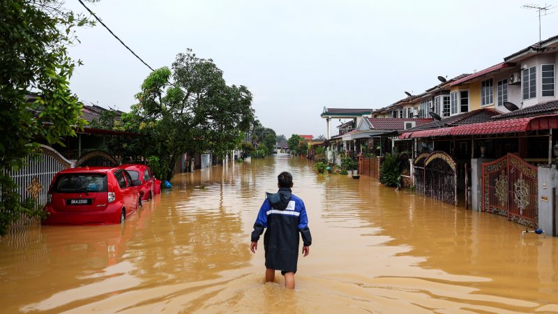 Malaysia floods spark fresh mass evacuations