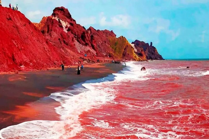 Iran's Hormuz Island red shores attract global attention 