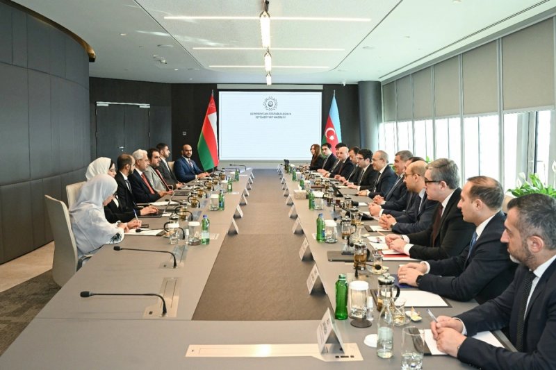 Azerbaijan and Oman explore boosting economic ties