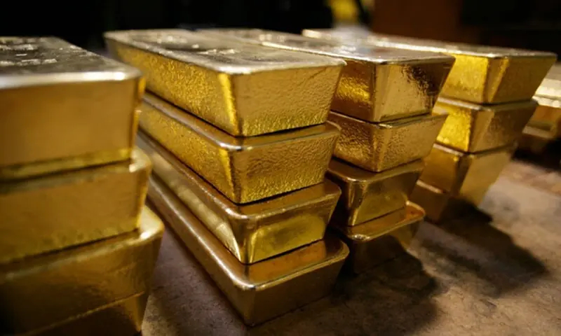 Gold soars to all-time high on safe-haven demand