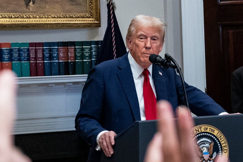 Trump team to convert warehouses for 80,000 migrants: report 