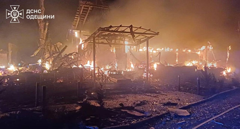 Russia strikes Odesa port overnight, 1 dead, 2 injured