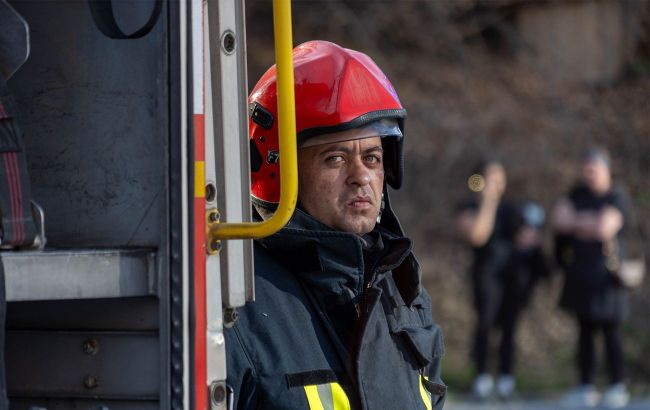 Russian drone strike hits Chernihiv apartment, 1 dead -  VIDEO  