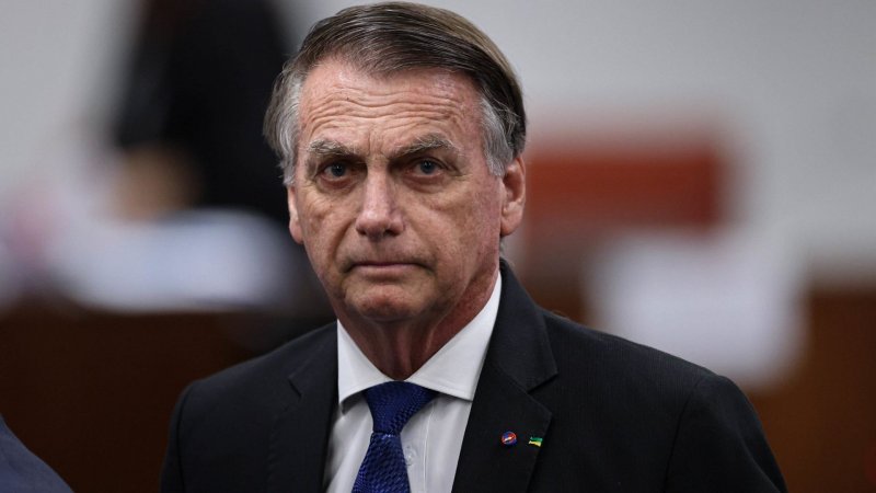 Bolsonaro's hernia surgery deemed 'successful' 