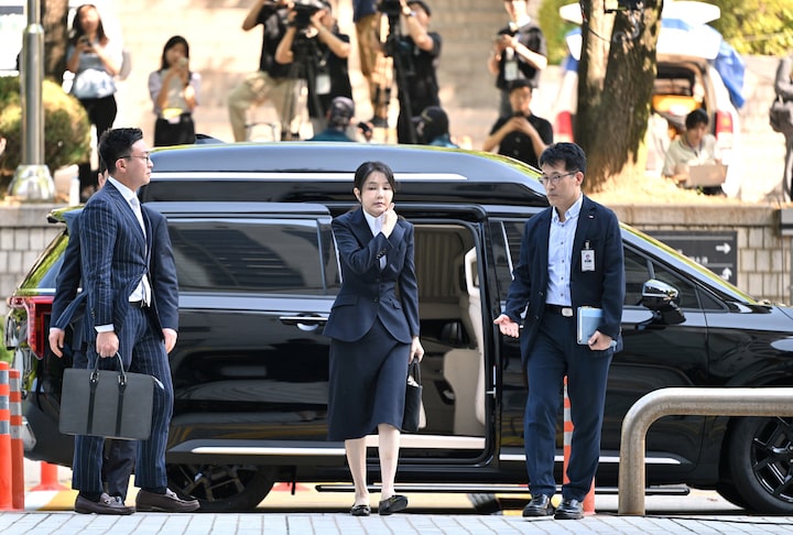 South Korea’s ex-first lady took bribes, prosecutor says 