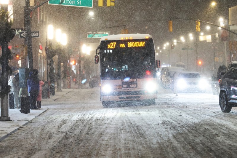 Severe winter storm batters US, disrupts holiday travel