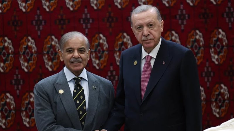 Turkish, Pakistani leaders discuss bilateral ties, global issues