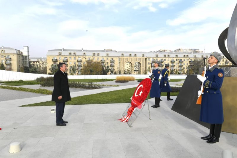 Turkish vice president visits Victory Park in Baku