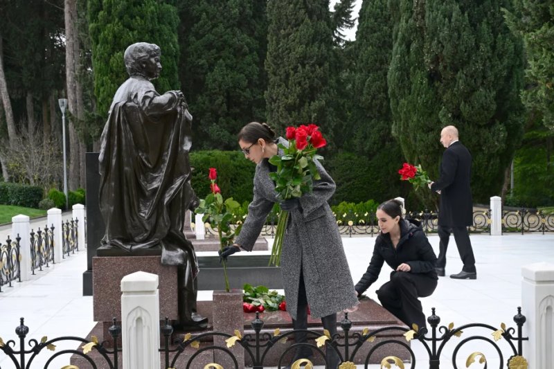 News about - Azerbaijani president and first lady pay tribute to National Leader Heydar Aliyev