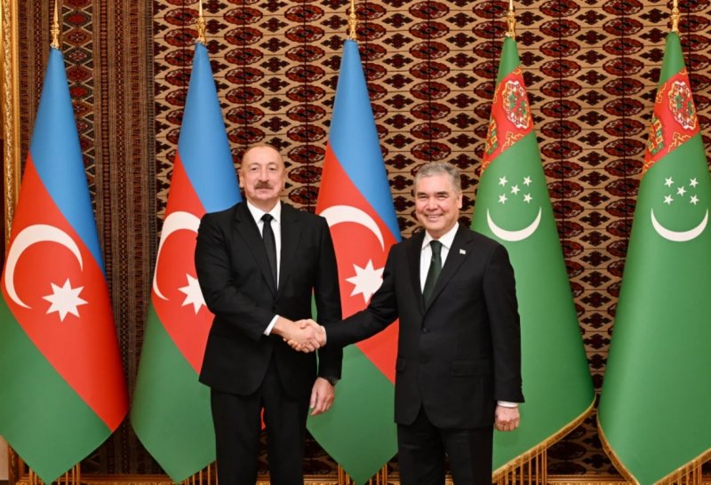 President Aliyev congratulates Turkmenistan on 30th anniversary of neutrality